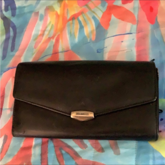 DIAMICCI wallet black leather lots of room gold hardware good shape - Picture 3 of 7